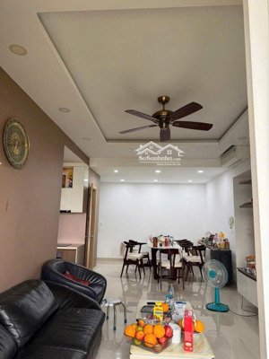 cần bán căn hộ chung cư golden mansion ( chủ đầu tư novaland ) căn góc view nam
giá: 7,6 tỷ (còn %