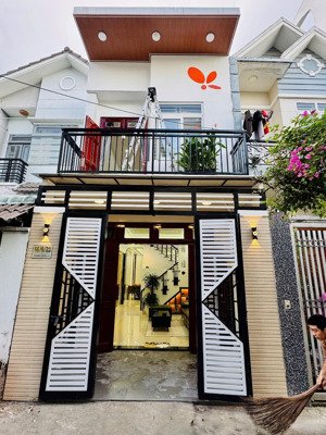 nhà 2 tầng full nội thất đường thạnh xuân 25 phường thạnh xuân q12 dt 56m2 (4x14) hẻm 5m, gia :4,68