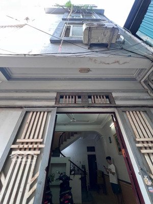 chính chủ bán nhà mễ trì, dân xây ngõ thông, an sinh tốt, 33m2 giá 7.3 tỷ có thương lượng.