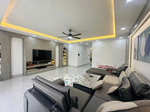 nhà 4 tầng hoàn thiện nội thất khu milano