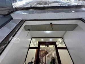 bán gấp tôn đức thắng đống đa hà nội dt: 48m 6t. 4,3 mt (11,8 tỷ)
nội thất đẹp về ở ngay xây