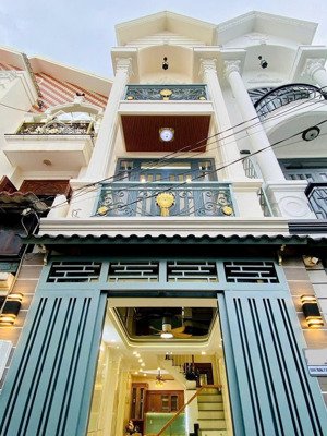 [ hàng độc quyền quận 1 ] ngay trần quý khoách, q.1 đang sẳn dòng tiền cho thuê 1200 usd / tháng