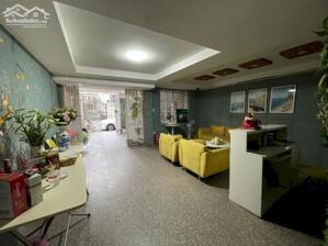 Cho thuê nguyên căn sân cổng 110m2 Văn Cao, 6 p.ngủ khép kín.