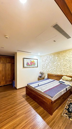 chính chủ bán căn hộ cầu giấy golden park tower, 13,3 tỷ, 132m2, tk3n view hồ công viên cầu giấy