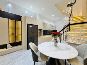 nhà đẹp giá ngộp cần bán gấp. phan đình phùng, p. nhuận. dt 80,5m2. sổ riêng, hđ thuê 35 tr/th