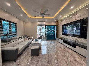 nhà đẹp đón tết-phố cổ linh -long biên -thang máy -lô góc -45 m2-6 tầng