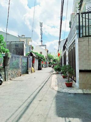 Căn góc 3 mặt tiền hẻm thông, 76m2 2 tầng hẻm thuông, cạnh chợ Thủ Đức