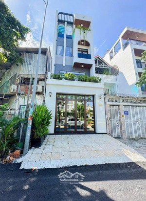 bán nhà phố mới xây. mặt tiền view sông. tặng full nội thất. quận 7. liền kề phú mỹ hưng