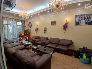 bán biệt thự 5 tầng tại mỗ lao.
giá 49 tỷ, 180m2, sổ đỏ chính chủ