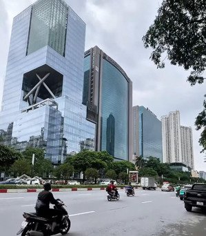 nhà đẹp trần duy hưng - gần hồ - 6t thang máy, ở sướng - ngõ thông mặt phố ra hồ 17.8 tỷ