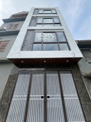 bán nhà đẹp lại xá gần ql32 4 tầng ô tô đỗ cửa giá hơn 4 tỷ