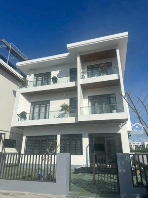 biệt thự bt21-06 sẵn sổ, xây 3.5 tầng, 7 phòng ngủ tiêu chuẩn 4 sao.