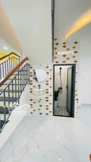 nhà đẹp bước vào là muốn mua - 2 tầng - 3 phòng ngủ - nở hậu phong thủy