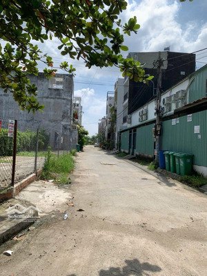 bán lô góc 2 mặt tiền bưng ông thoàn kdc hiện hữu giá 8,8 tỷ