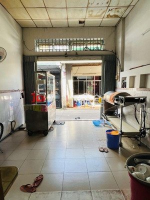 mặt tiền chợ tân trụ 4*17m thuận tiện kinh doanh ngay chợ - kinh doanh sầm uất nguồn thuê 10tr/th