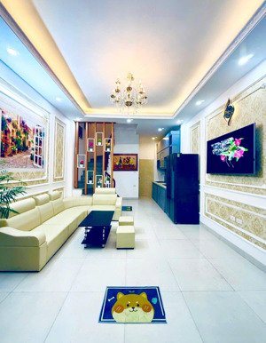 bán nhà giá rẻ quận đống đa 45mx5t thang máy - ngõ thông phố hoàng cầu - view hồ giá chỉ 12.x tỷ