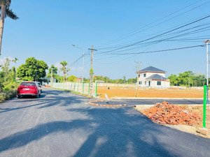 đất nền hòa lạc đẹp cần tìm chủ mới sang sổ hồng .đất em ở ngay cạnh cổng trường đại học quốc gia.