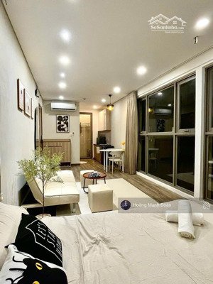 thuê ngay căn hôn 40m2 mới 100% cửa sổ lớn, thoáng ngay ngã tư phan đăng lưu, phú nhuận.