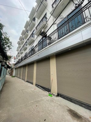 nhà tổ 10 yên nghĩa-cách 20m ra trục chính kinh doanh.xây 4,5 tầng-căn này đẹp nhất trong tầm tiền