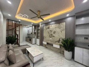 hoa hậu phố ngọc lâm long biên 42m2 x 5tầng giá chỉ nhỉnh 8 tỷ thương lượng mạnh