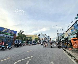 7.4m x 7.6m x 2 tầng btct, 2pn 2wc, ban công rộng thoáng