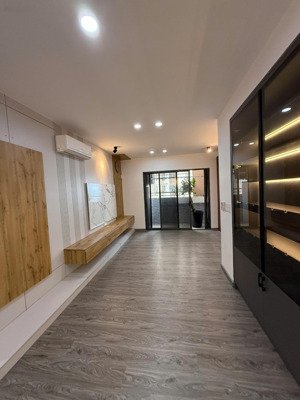 căn hộ era 3 pn, 161m2, full nt bán giá 4.2 tỷ không thương lượng, nhà mới đẹp