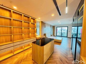 bán nhà mặt phố kinh doanh nguyễn văn cừ 61m, 7 tầng, mt 4m, giá 33.5 tỷ.