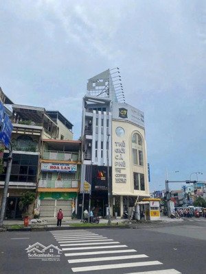 hạ 4 tỷ bán gấp nhà mt trần hưng đạo quận 1. dt: 4,1x18m. 5 tầng . hdt : 65tr. giá 31 tỷ