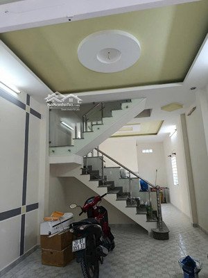 bán căn nhà huỳnh thị hai gần chợ hạt điều