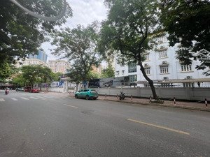 siêu vip chính chủ bán nhà mặt phố nguyễn thị định phố vip nhất quận cầu giấy ,giá chỉ 85tỷ