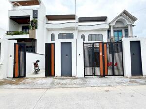 BÁN NHÀ ĐỨC HÒA ĐÔNG ĐỨC HÒA, LONG AN, 115m2, Sổ Hồng Riêng