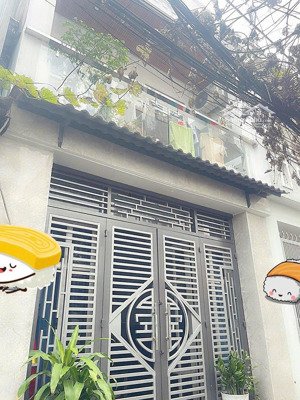 bán nhà 40m2 cách chợ phạm văn bạch đúng 300 m