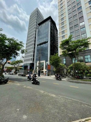 bán gấp nhà mặt tiền cao thắng, quận 3. dt: 7,8m x 19m, 4 tầng. giá 55 tỷ. lh: . a trường