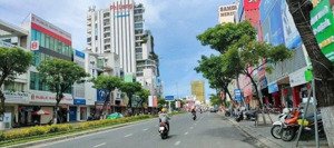 bán toà nhà 4 tầng mặt tiền nguyễn văn linh có thang máy - dt 210m ngang 9m- gọi đàm tiến