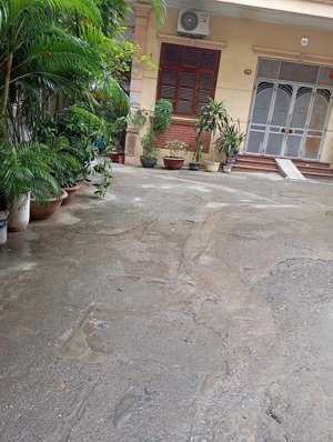 nhà độc lập # hoàng hoa thám. - 33m 6 tầng - ngõ nông thông -oto đỗ cửa. 3 mặt thoáng