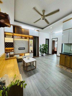 cho thuê ct12 kim văn kim lũ, căn 2 ngủ 2 vs, full đồ giá thuê 8tr/tháng.