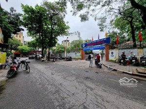 bán nhà hàng hiếm mặt ngõ vỉa hè ô tô dừng tránh - gần trường - thông trần duy hưng, vũ phạm hàm .