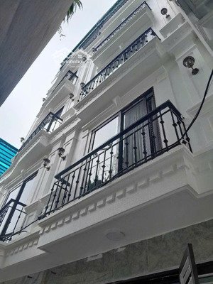 nhà đẹp hiếm 31m² nhỉnh 5 tỷ 5 tầng khung cột chắc ô tô tải cách 5m gần làng nghề bát tràng