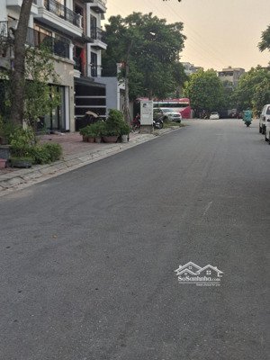 đất vượng khí đắc lộc ngọc thụy long biên