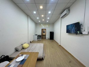 căn hộ quận 7 gần cầu quận 4 full nội thất chỉ 6 triệu 4