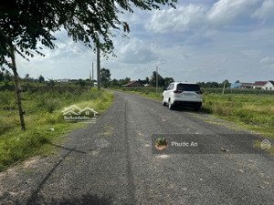 đất vàng vuông vức 1000m2 tại xã tân phú, tân châu, tây ninh. hỗ trợ lên thổ cư, giá 1 tỷ