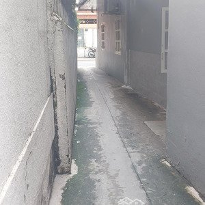 hẻm nội bộ thân nhân trung dt:4x10 trệt 2 lầu st nhà cứng cáp vô ở liền khu dân cư cao cấp