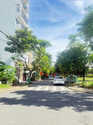 bán đất tặng nhà cấp 4 mê lửng mỹ an 3, view công viên cách bờ sông hàn chương dương chỉ 50m!!!