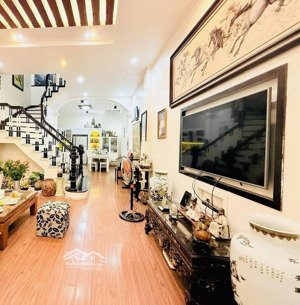 phân lô lạc long quân, tây hồ. ôtô chạy quanh. nhà 5 tầng sẵn ô chờ thang máy. dtsd: 61m ; 21 tỷ