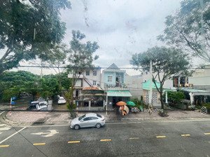 chủ cần bán gấp nhà 100m2 đường nhựa phường đông hoà tp hcm( tp dĩ an cũ) giá 4ty 950tr