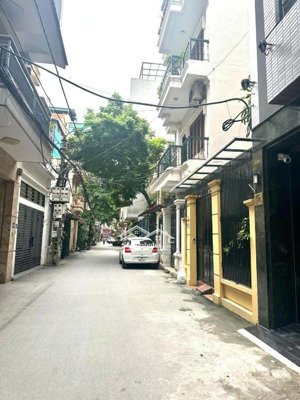 phân lô quân đội - hai mặt thoáng - ở sướng - ô tô đỗ cổng