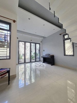 chủ đi định cư cần bán gấp nhà đặng văn ngữ