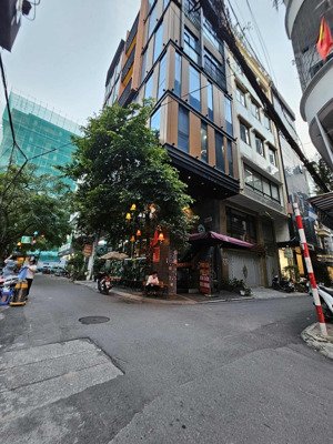 bán nhà mặt phố cự lộc - lô góc, mặt tiền đẹp 6,5m. diện tích 155m2 x 4 tầng. giá 49 tỷ.