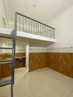 duplex gác cao 1m8 số lượng có hạn ở 839 lê văn lương