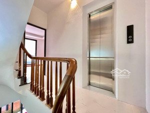 hàng hiếm nhanh mới còn giáp nhị hoàng mai 36m 5 tầng thang máy 10m ô tô có sân để xe máy 8.75 tỷ